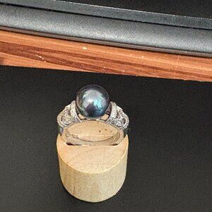 Fasnion Black CZ Pearl Ring
